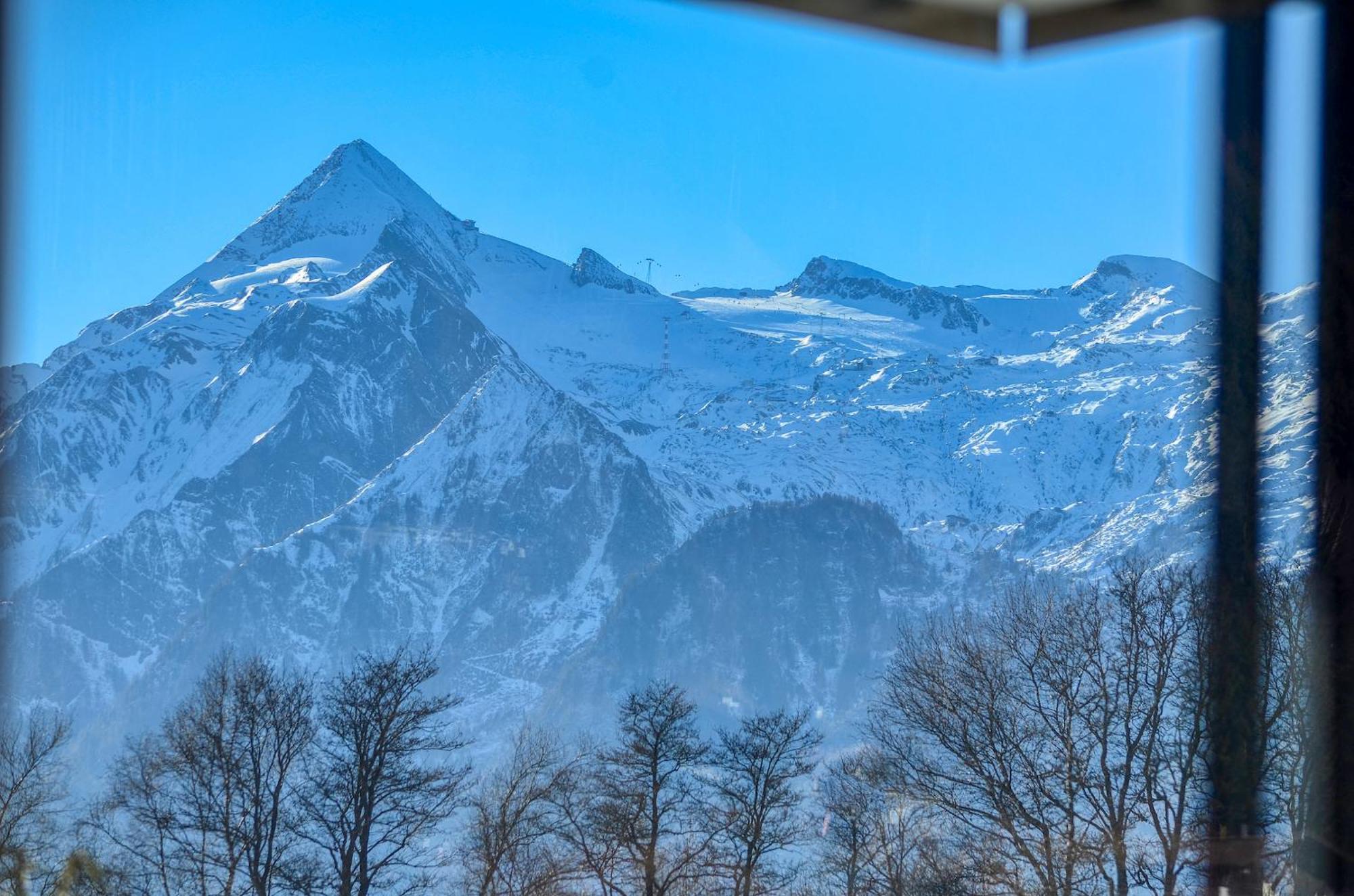Golf & Glacier View - By Alpen Apartments ツェル アム ゼー エクステリア 写真